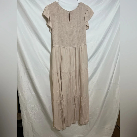 Elegant Beige Maxi Dress - Picture 4 of 4